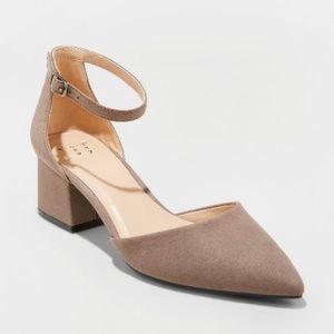 LIKE NEW - 8.5W - A New Day Natalia Block Heel